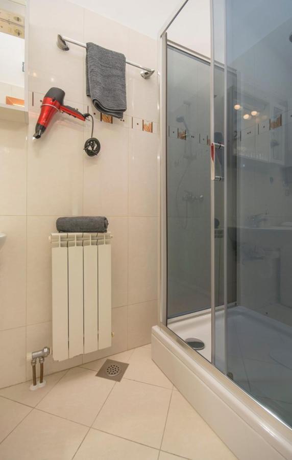 City Centre Sea View Apartment Пула Экстерьер фото