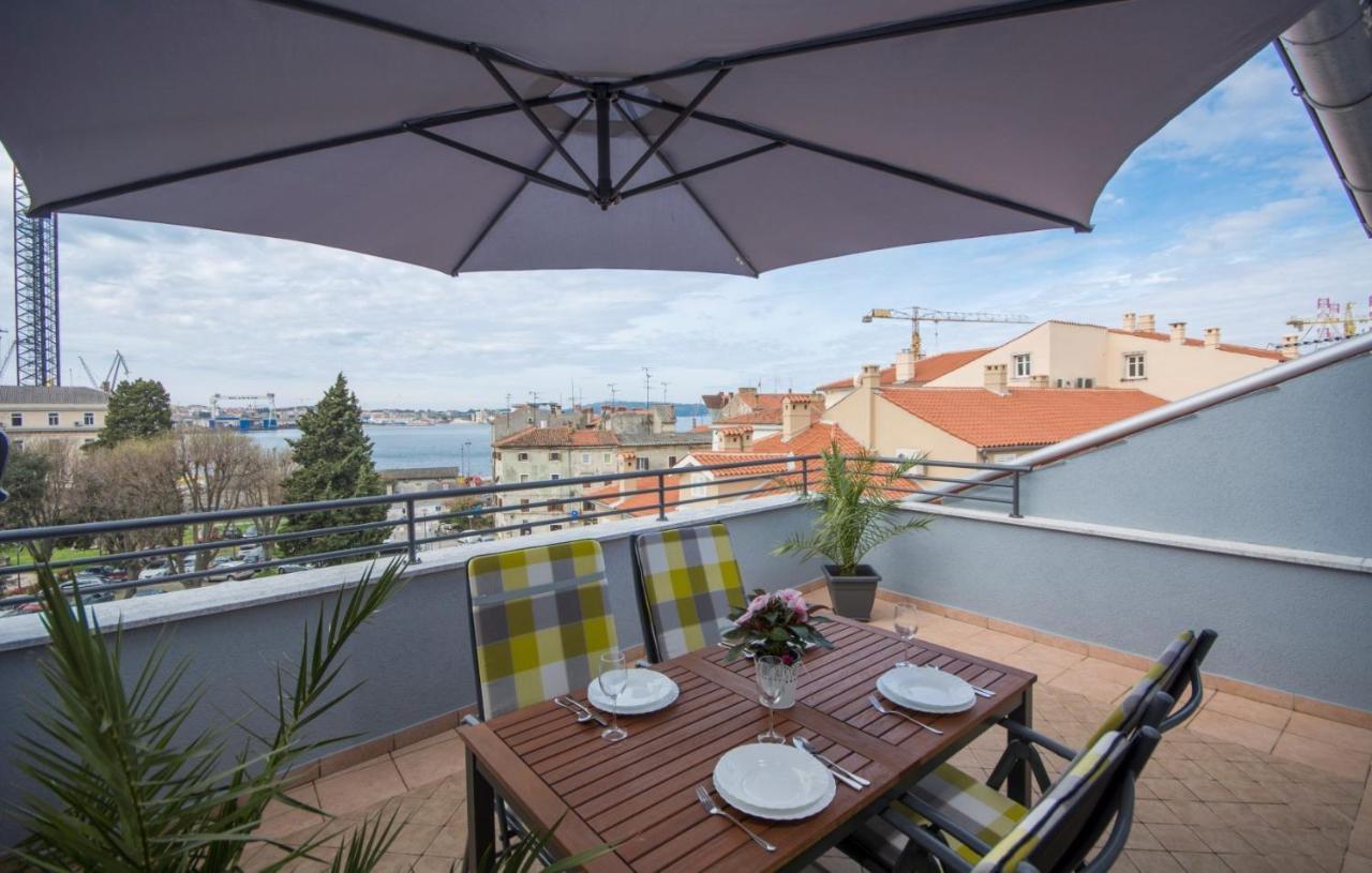 City Centre Sea View Apartment Пула Экстерьер фото
